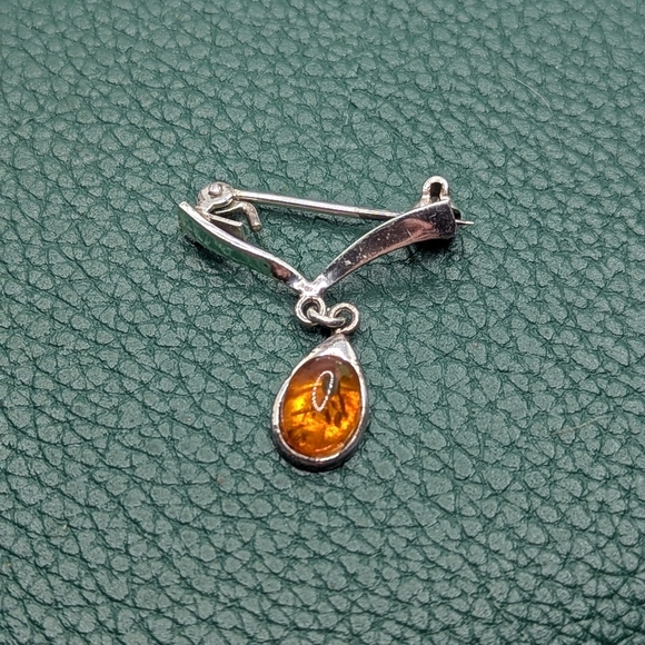 Jewelry - ✨ Glowing Honey Amber & Sterling Silver Drop Brooch